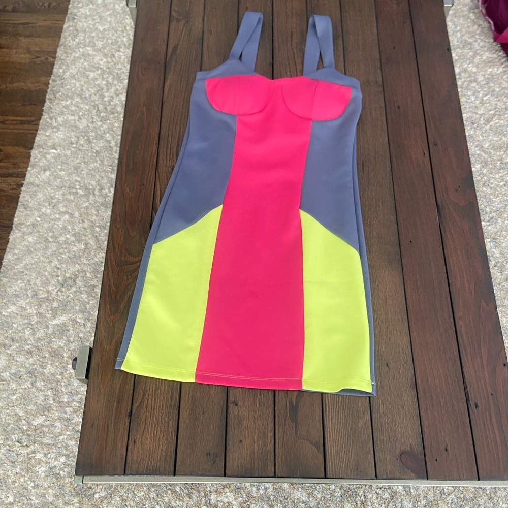 Vibrant Sleeveless Colorblock Dress - Picture 4 of 7